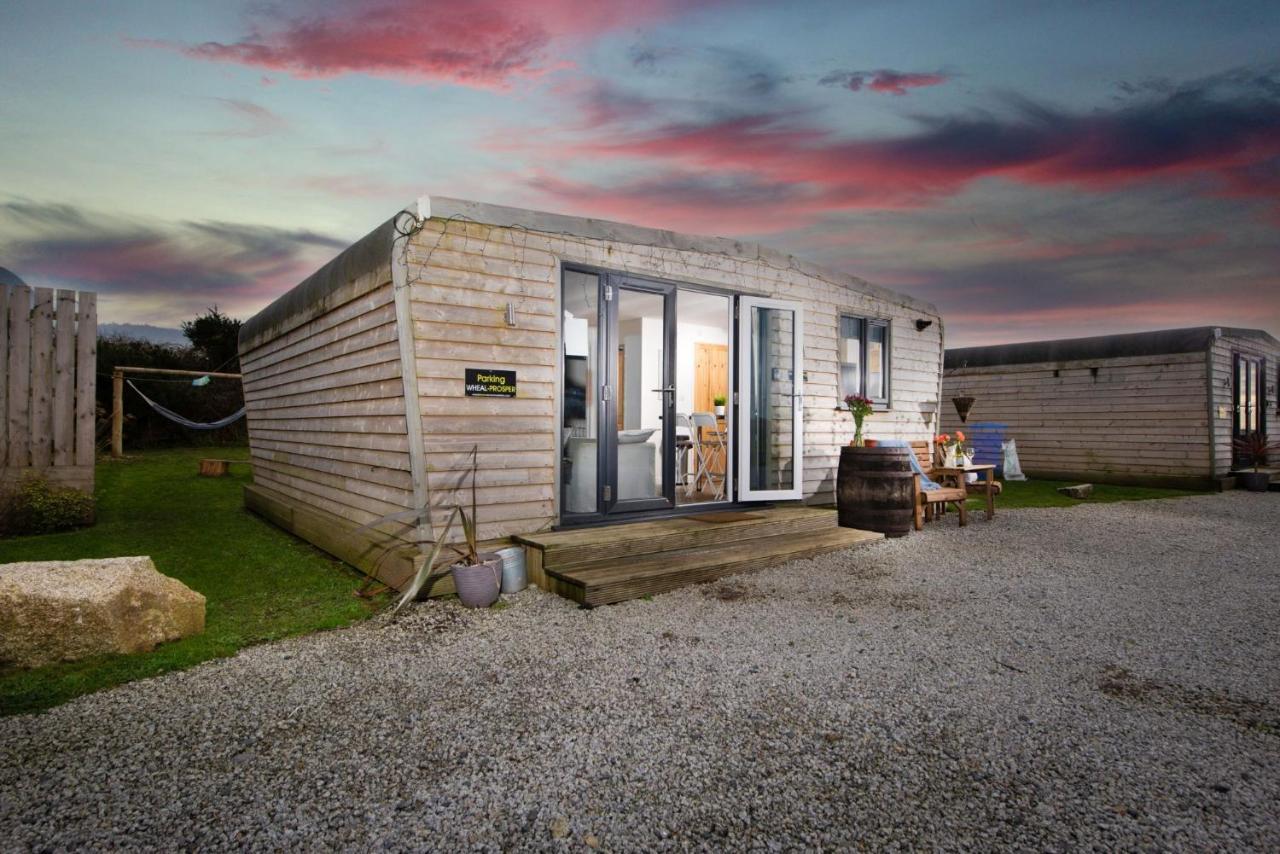 Wheal Prosper- Beautifully Fitted Wooden Lodge Helston Cornwall Екстер'єр фото
